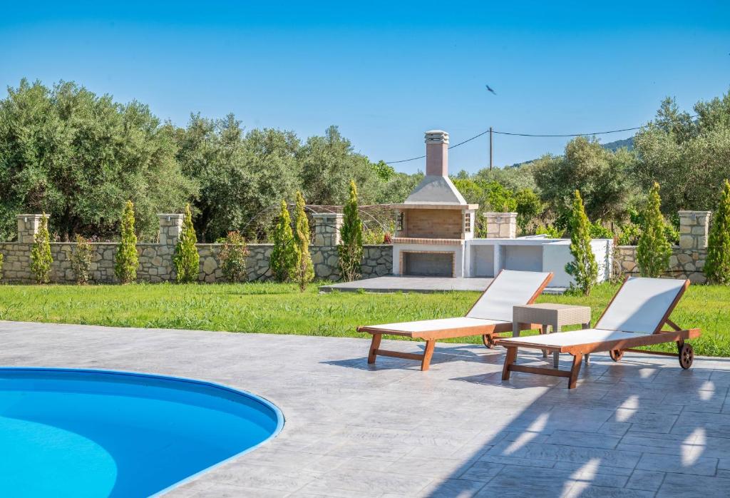 Bazén v ubytování Ariadni Vista Mare Villa by "elite" nebo v jeho okolí
