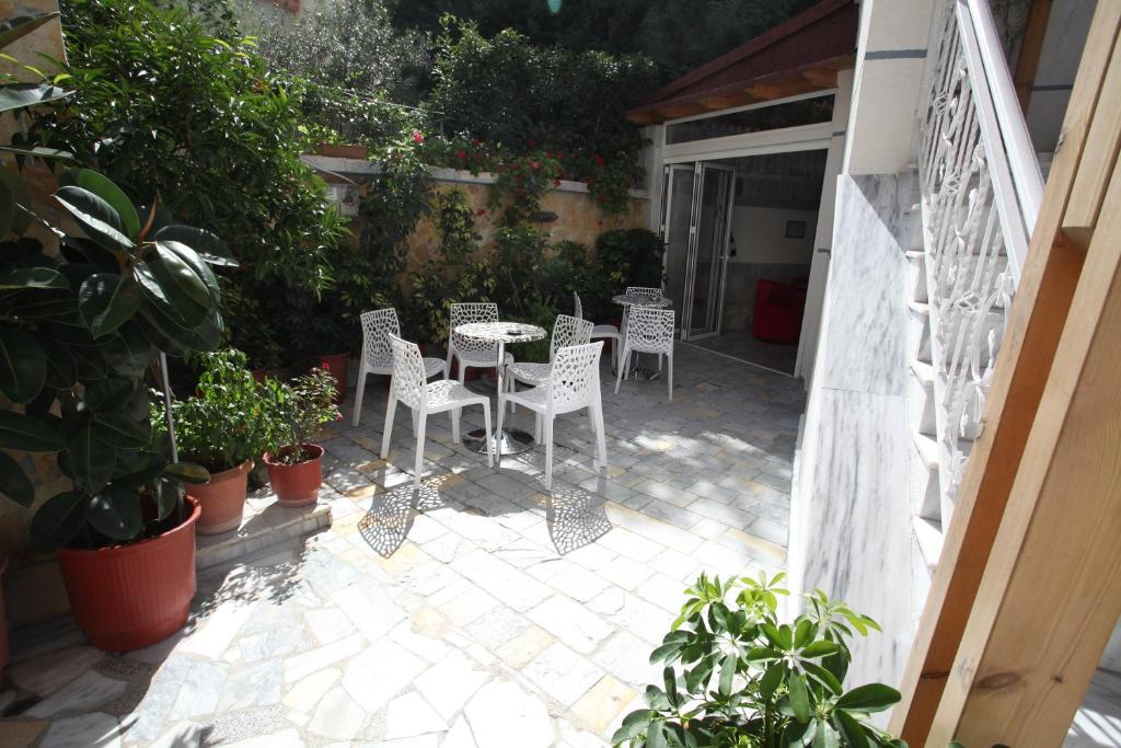 Patio nebo venkovní prostory v ubytování Alen Bar Hotel