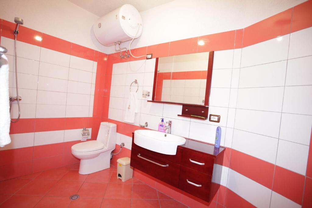 Koupelna v ubytování Alen Bar Hotel