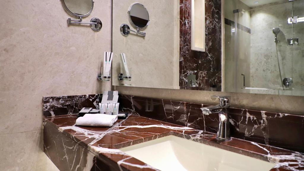 Five Seasons Hotel - Executive-Suite