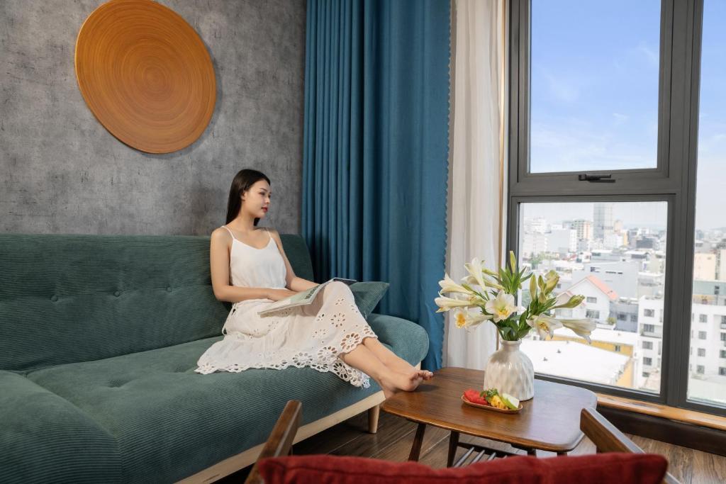 Khu vực ghế ngồi tại White Sand Boutique Hotel