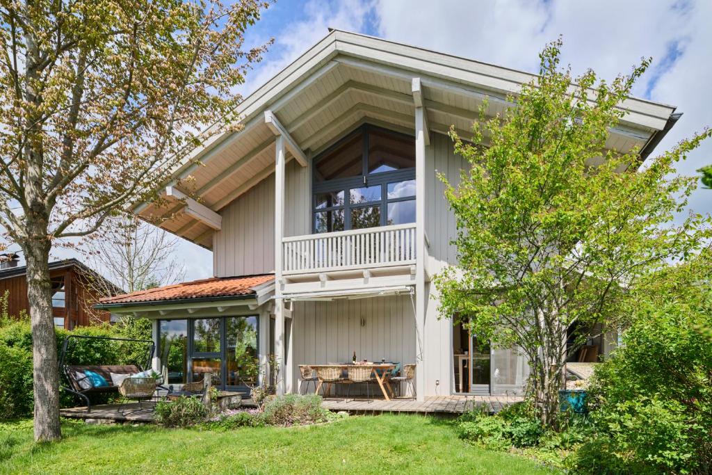 Zahrada ubytování Chalet Waging am See 4 Schlafzimmer