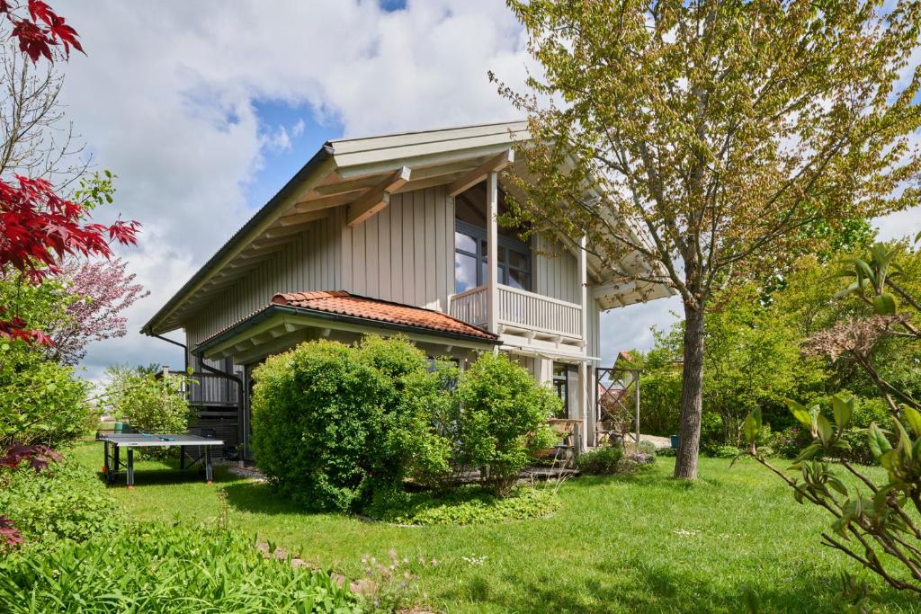 Zahrada ubytování Chalet Waging am See 4 Schlafzimmer