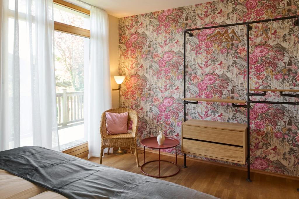 Postel nebo postele na pokoji v ubytování Chalet Waging am See 4 Schlafzimmer