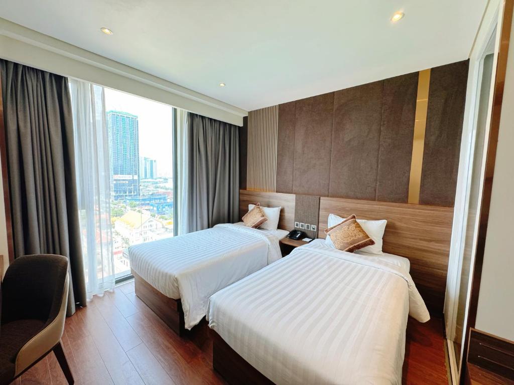Premier Twin City View - Included Afternoon Tea