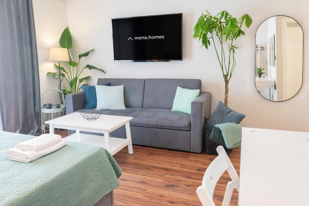 TV a/nebo společenská místnost v ubytování Escape Stay Center Xanthi with Private Parking MenoHomes 4A
