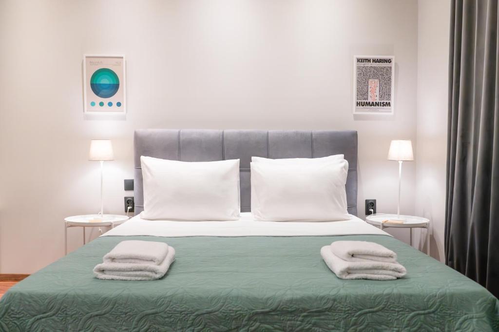 Postel nebo postele na pokoji v ubytování Escape Stay Center Xanthi with Private Parking MenoHomes 4A
