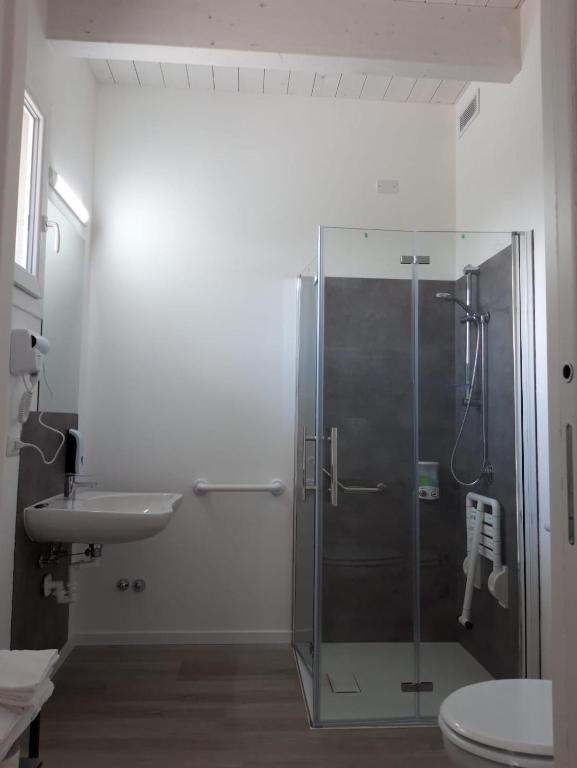 Kúpeľňa v ubytovaní Country House-B&B-Appartamenti Ai Cipressi
