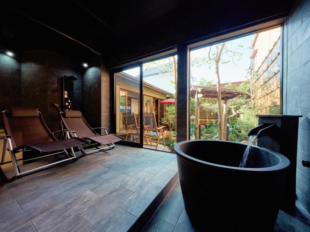 Posezení v ubytování KONJAKUSO Nara Naramachi "MUSHIBUROYA" Sauna Villa
