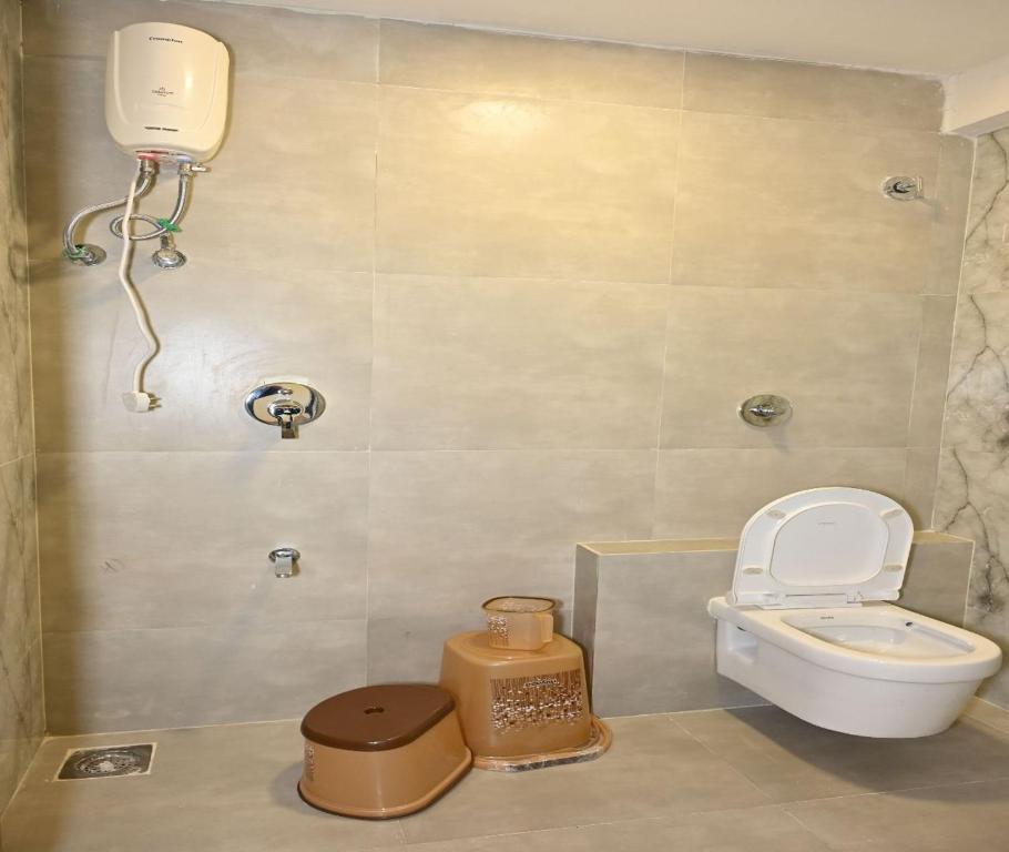 Koupelna v ubytování Hotel Avadh Palace, Subhash Bridge, RTO Circle, Ahmedabad