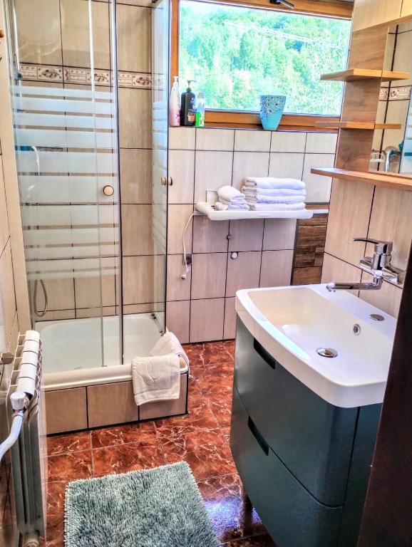 Kúpeľňa v ubytovaní Kacperek w centrum Willowa 4A