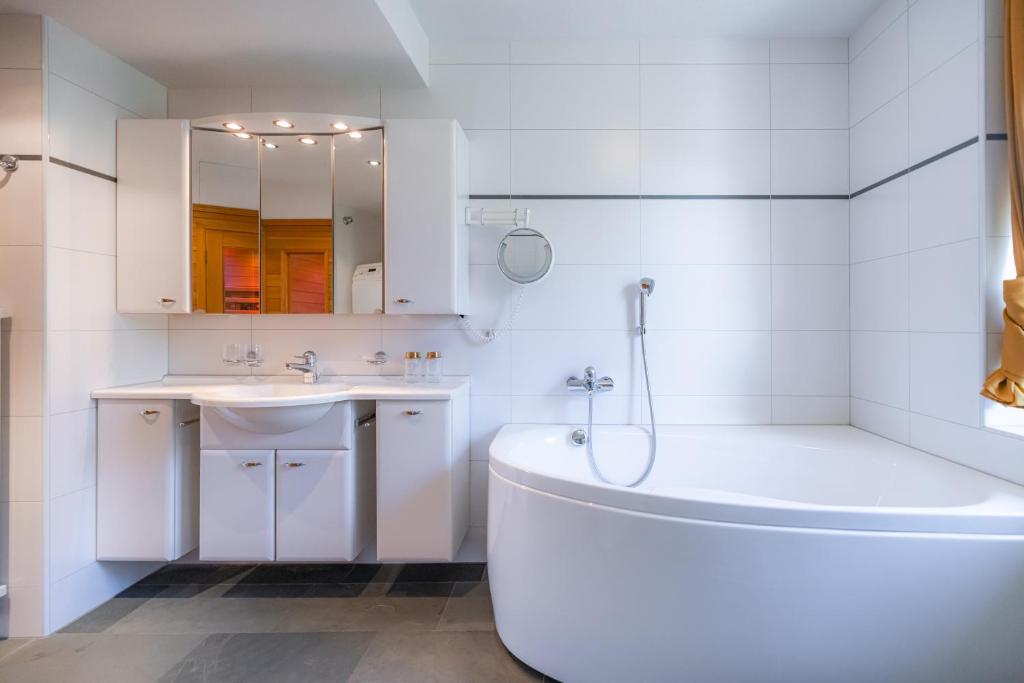 Koupelna v ubytování EH Apartments Uranus mit privater Sauna