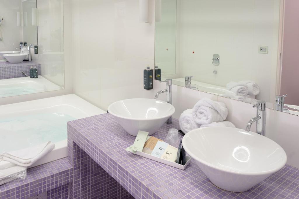 Koupelna v ubytování Ariha Hotel Cosenza