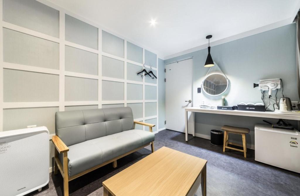 Kuchyň nebo kuchyňský kout v ubytování SL Hotel