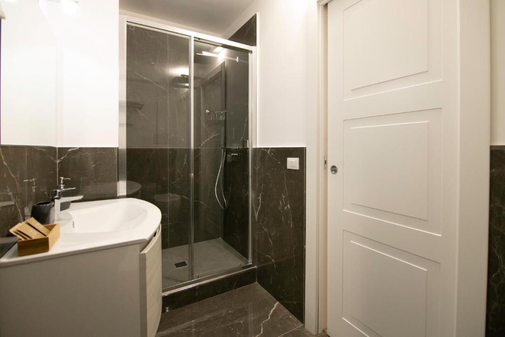 Villareale47 Luxury Suites & Rooms - 8