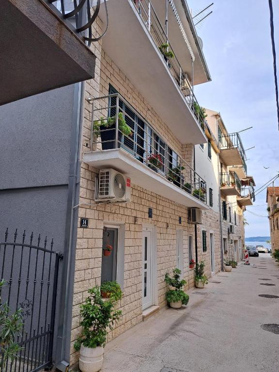 Budova, v ktorej sa apartmán nachádza