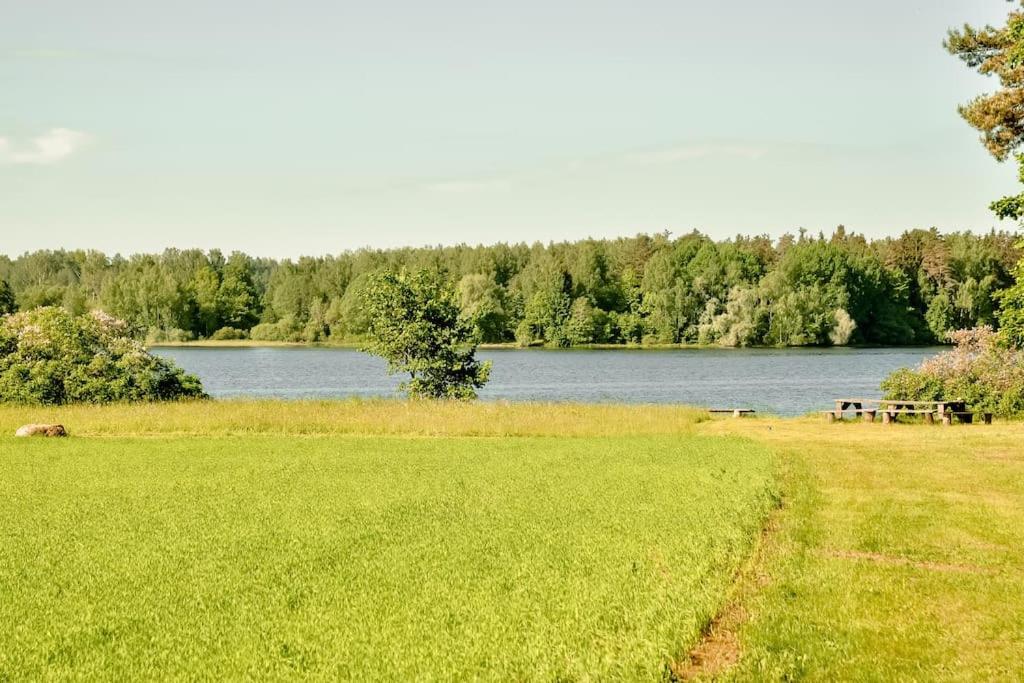 Namiņš Sidrabi pie upes - Huis Met één Slaapkamer