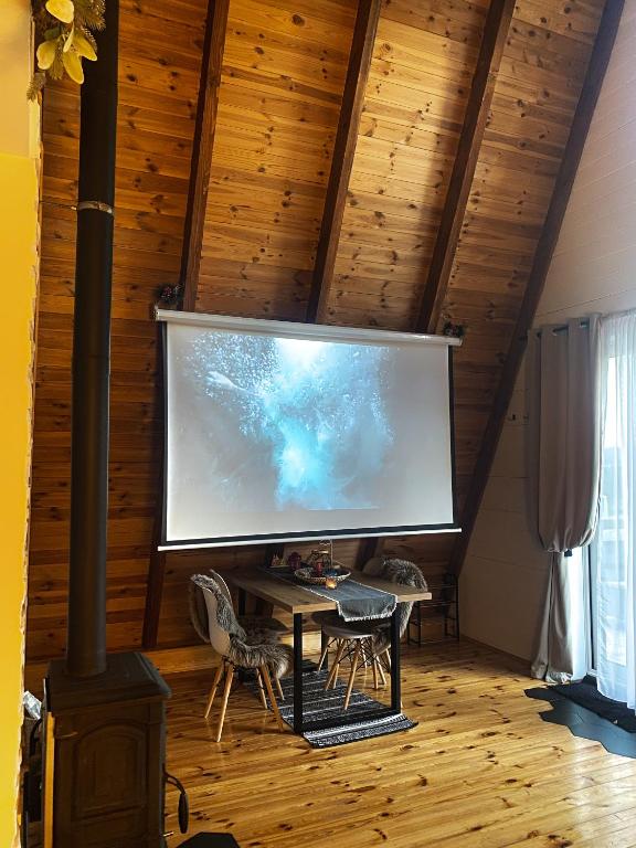 TV a/nebo společenská místnost v ubytování WoodMood