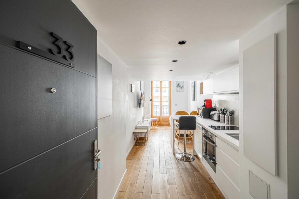 Kuchyň nebo kuchyňský kout v ubytování Bright duplex - Cannes Center - 1BR3p