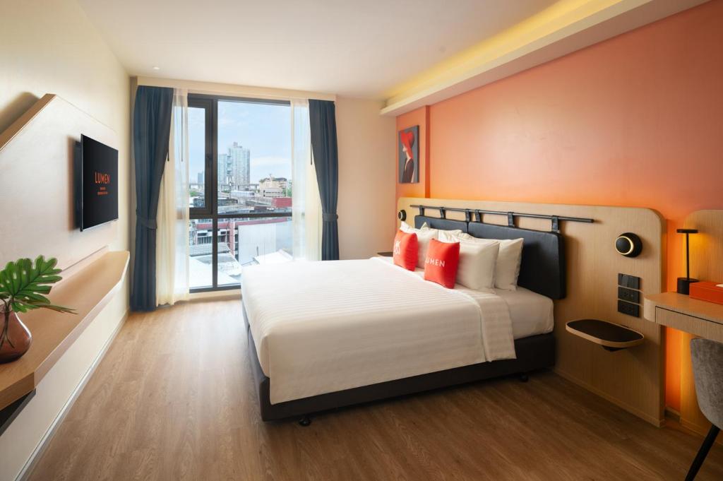 Lumen Bangkok Udomsuk Station - Resim 11