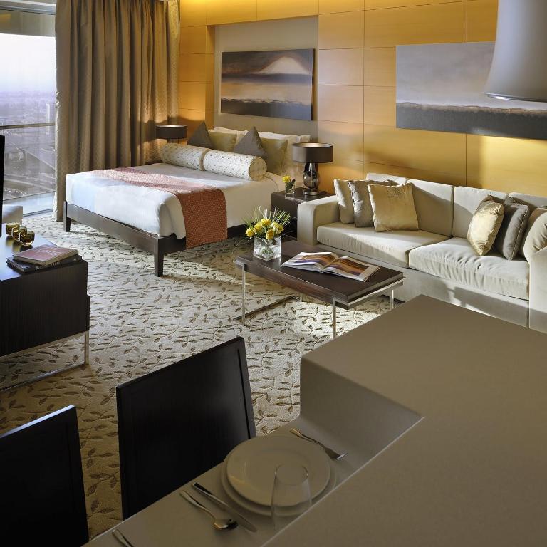 خیابان مد Emaar Residences، که قبلا آدرس دبی مال بود