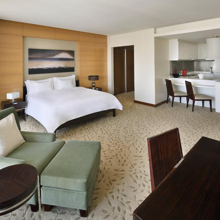 خیابان مد Emaar Residences، که قبلا آدرس دبی مال بود