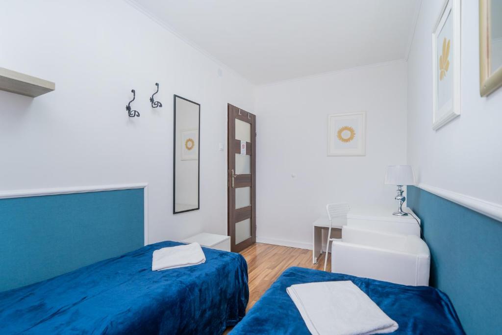 MGR Pokoje w samym Centrum Warszawy by Metro Rondo ONZ - SUPER Bed Year23 - Quarto Duplo Ou Twin Com Casa De Banho Partilhada