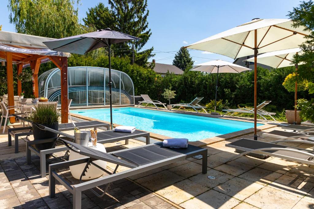 The swimming pool at or close to Balaton Fantasy Villa