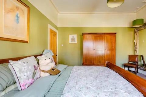Voodi või voodid majutusasutuse Victorian Guest House 200m from the Seafront toas