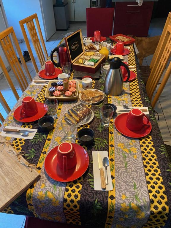 Jedlo v ubytovaní bed & breakfast alebo blízkom okolí