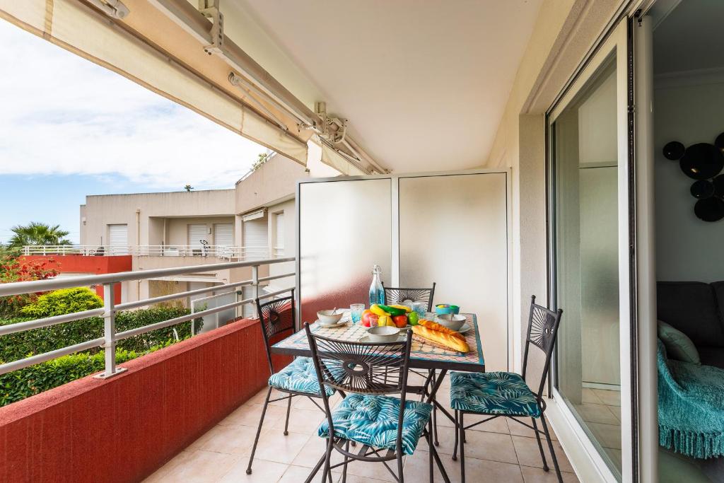 Balkonas arba terasa apgyvendinimo &#x12F;staigoje Juan Flore II AP4408 By Riviera Holiday Homes