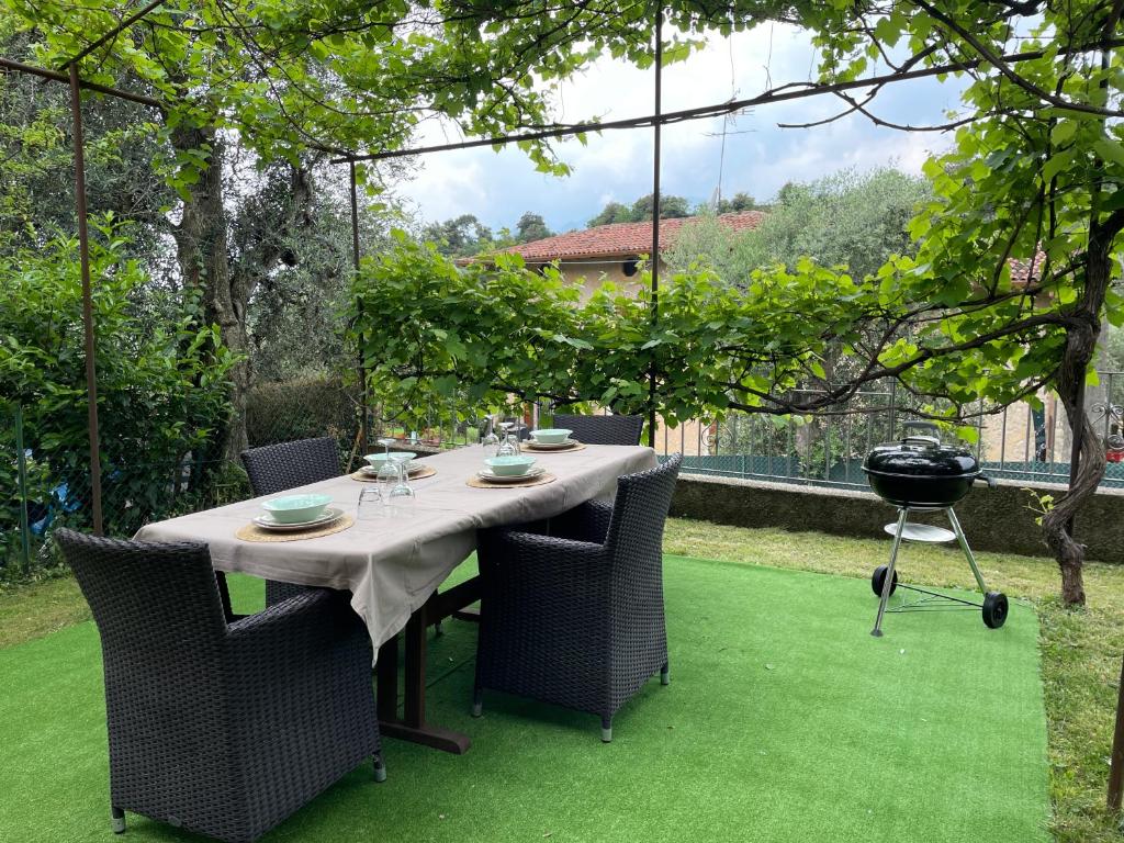 Casa Mario & Laura Ferienwohnungen FREE WI-FI PARKING - Two-Bedroom Apartment With Garden View