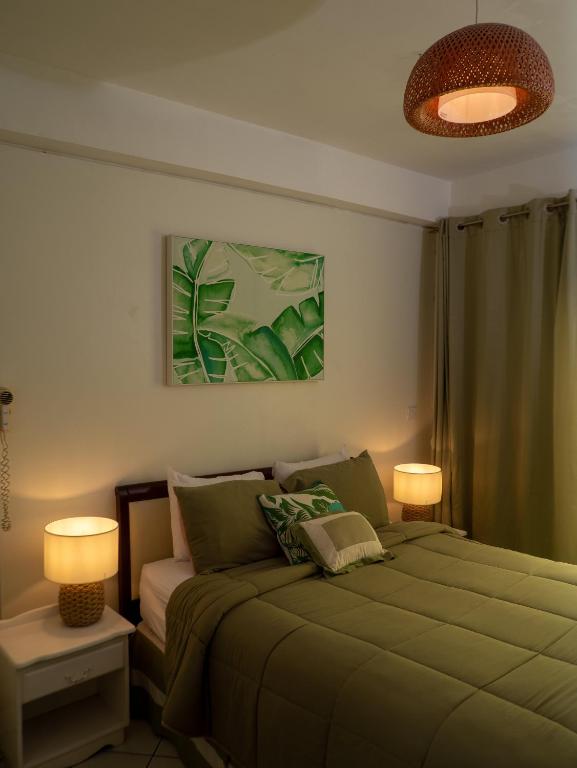Postel nebo postele na pokoji v ubytování Sutton Place Hotel