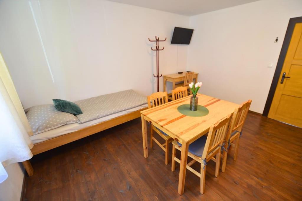 Postel nebo postele na pokoji v ubytování Chata Leštinka