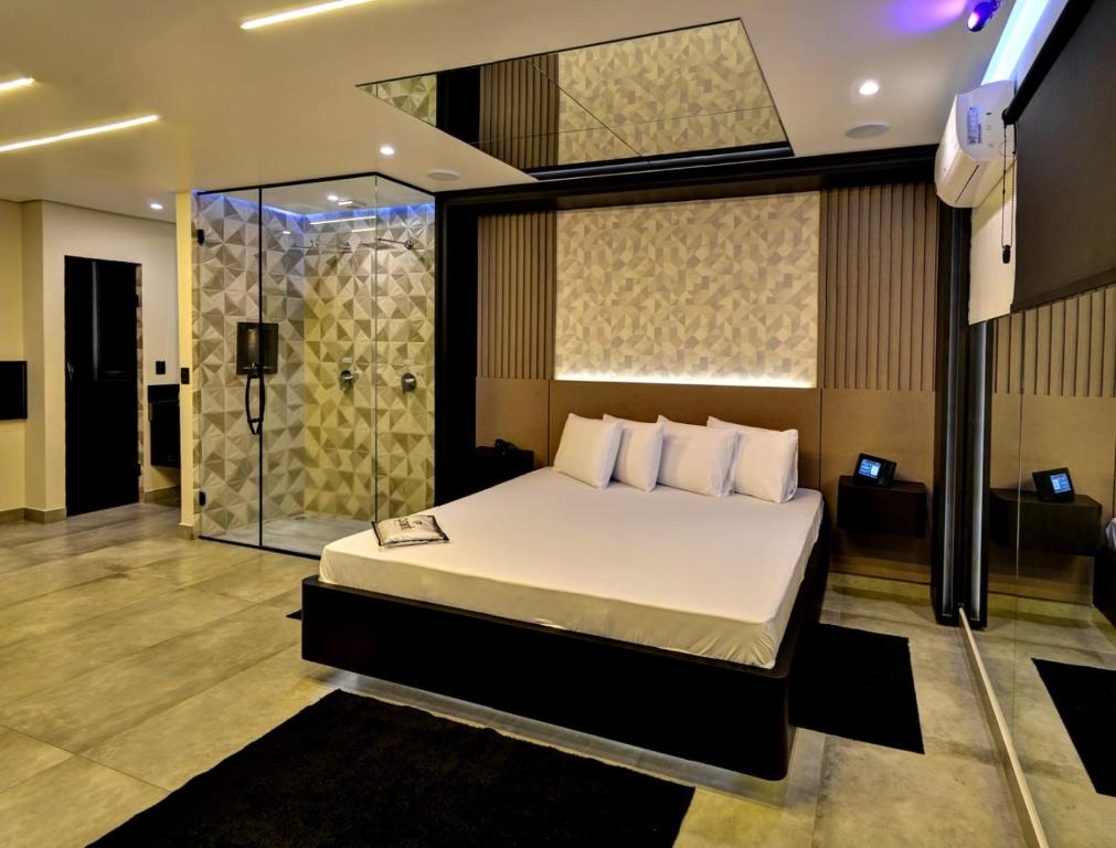Postel nebo postele na pokoji v ubytování Point Motel