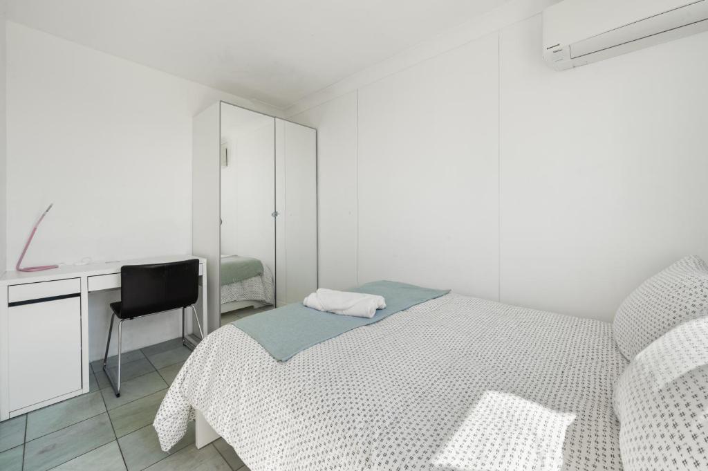 Dana-Private Room in a shared duplex Apartment -1 - Housity