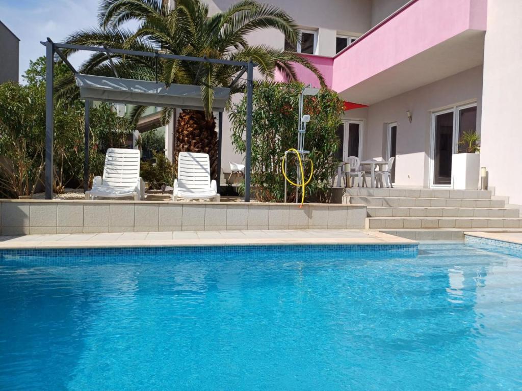 Bazén v ubytovaní Traum Ferienwohnung mit Pool am Meer, Kroatien, Istrien, Liznjan bis 6 Personen, Urlaub an der Adria alebo v jeho blízkosti