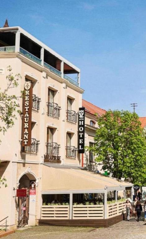 Budova, kde se hotel nachází
