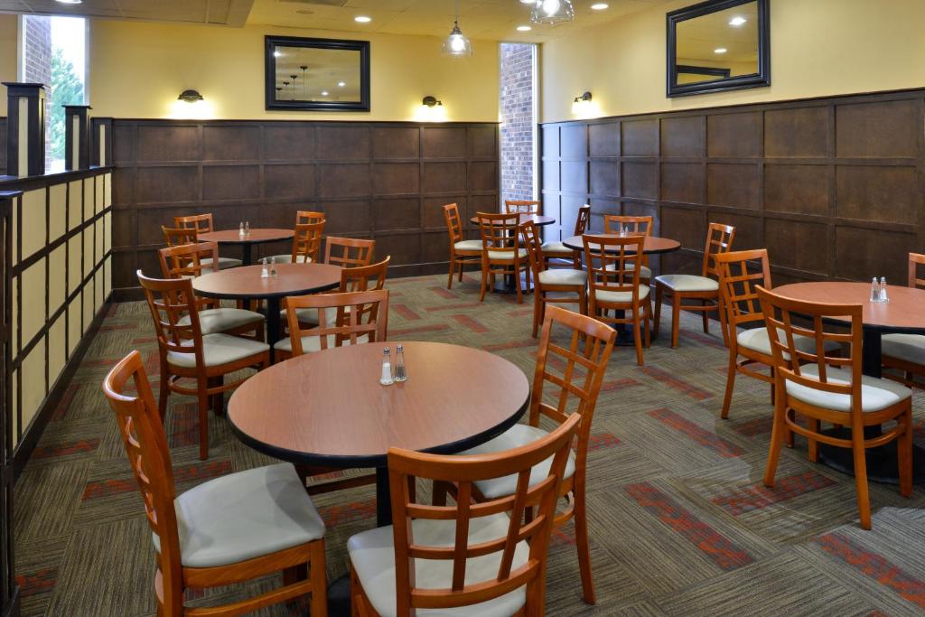 Hawthorne Inn & Conference Center photo