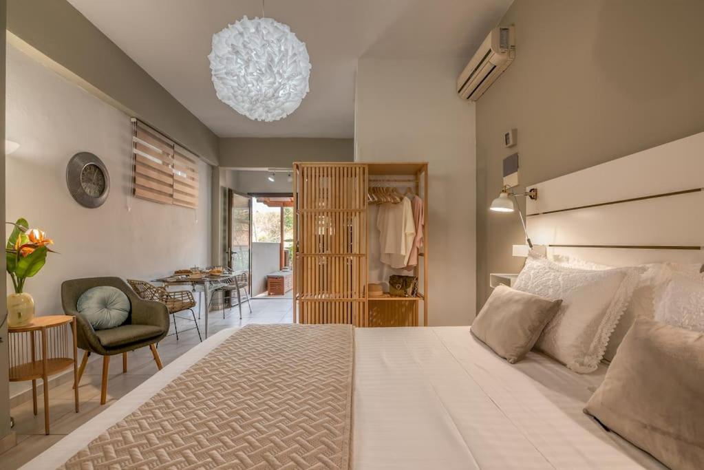 Modern Studio 2 with a Yard