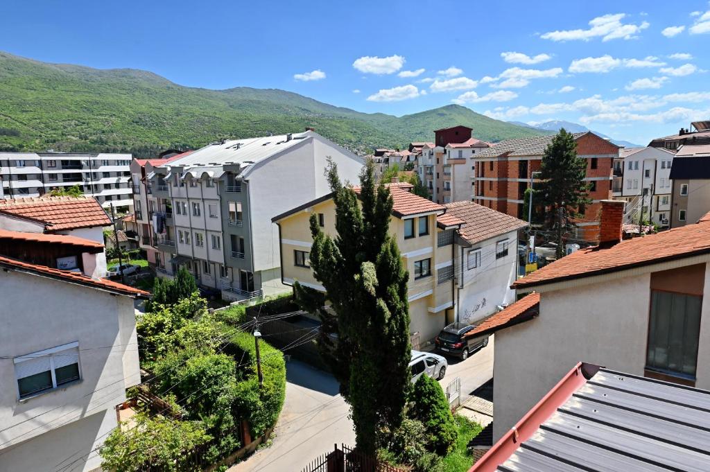 Nespecifikovaný výhled na hory nebo výhled na hory při pohledu z hostelu