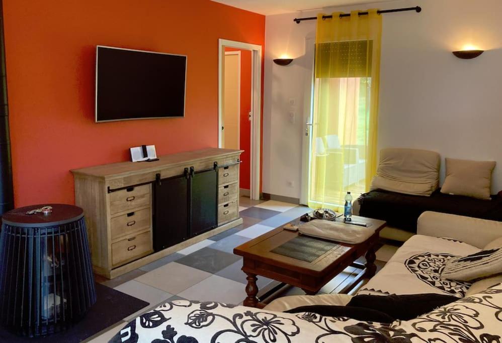 Photo de la galerie de l'établissement maison moderne, tout confort, de plain-pied 4 pers, à Sarlat-la-Canéda