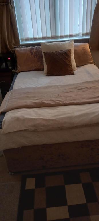 Llit o llits en una habitació de Single room in shared apartment in Leicester City centre