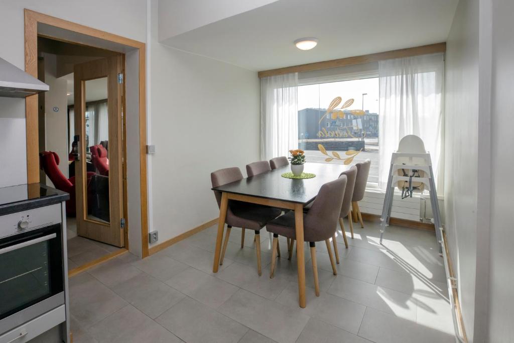 Kuchyň nebo kuchyňský kout v ubytování HOSTEL TOIVOLA
