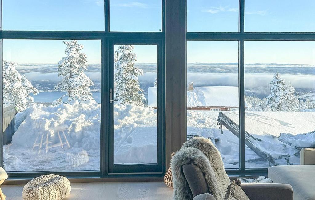 Lovely Home In Hønefoss With Kitchen v zimě
