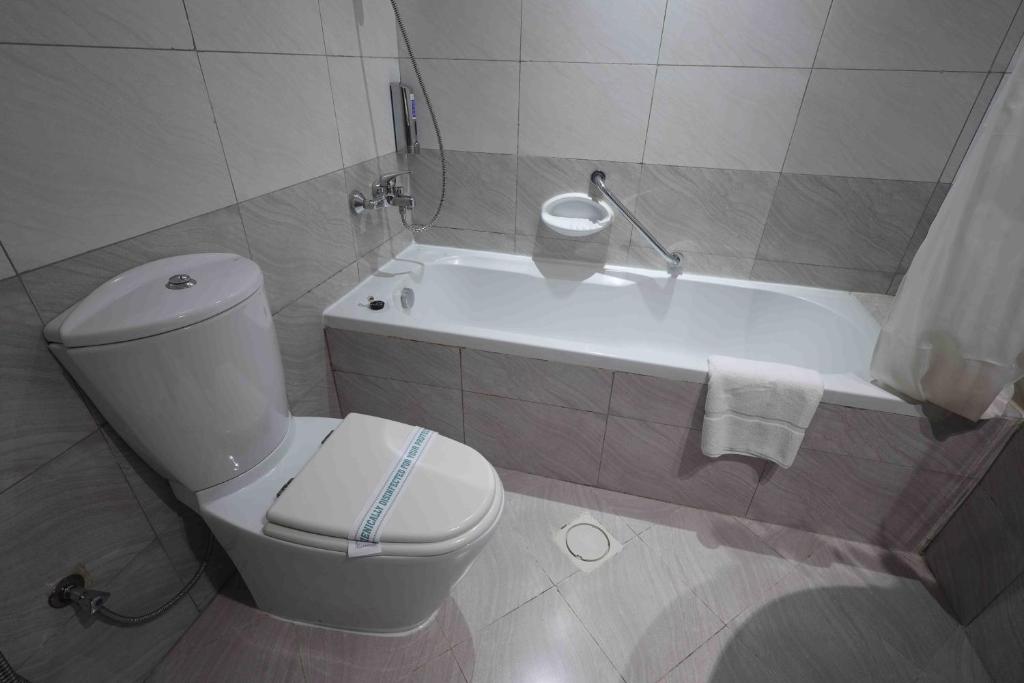 City Tower Hotel - Suite De Deux Chambres