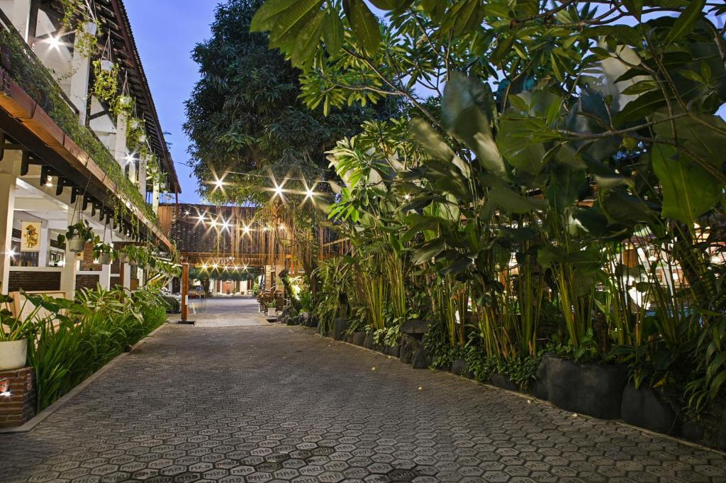 Zahrada ubytování Paku Mas Hotel