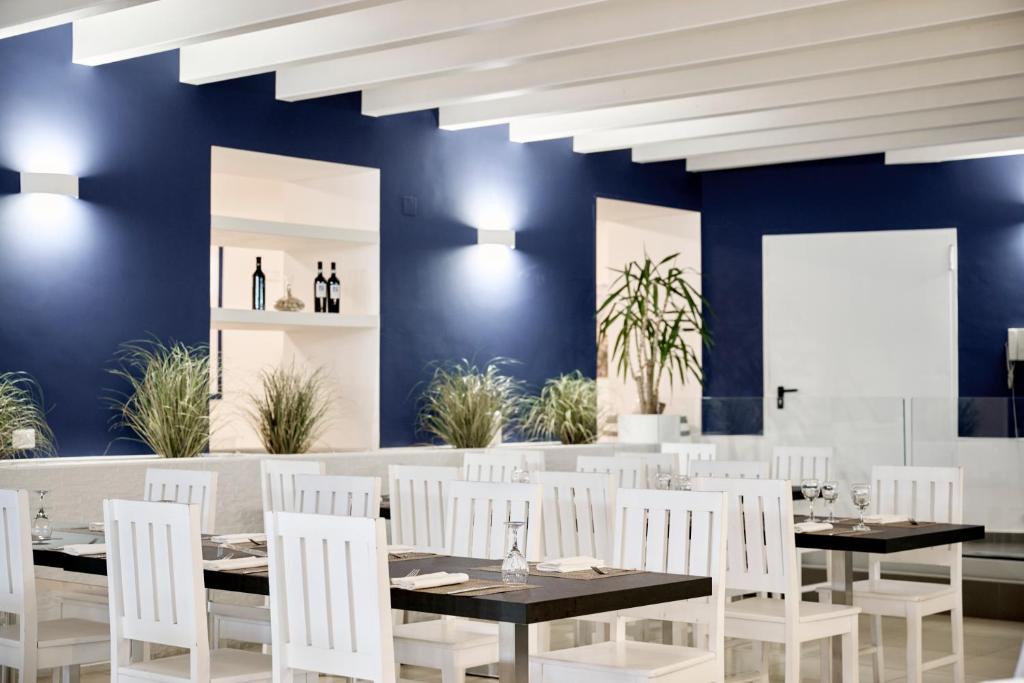 Гостиная зона в Ticho's Greenblu Hotel