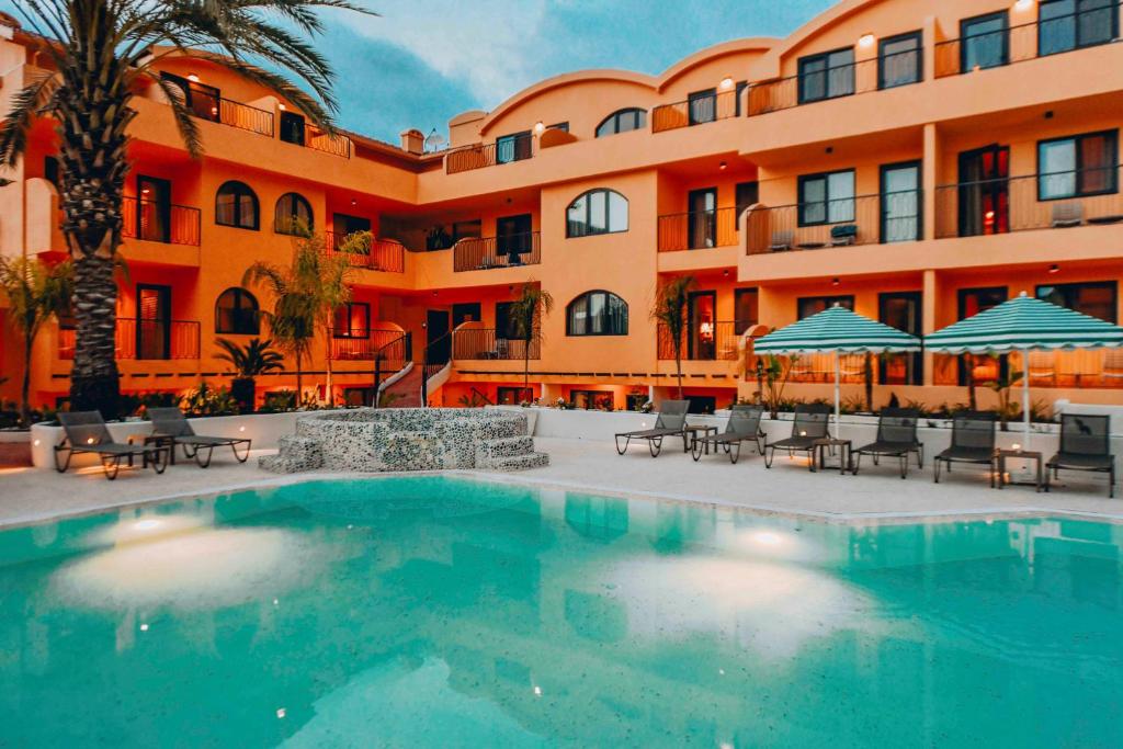 Bazén v ubytování Unsal Hotel nebo v jeho okolí