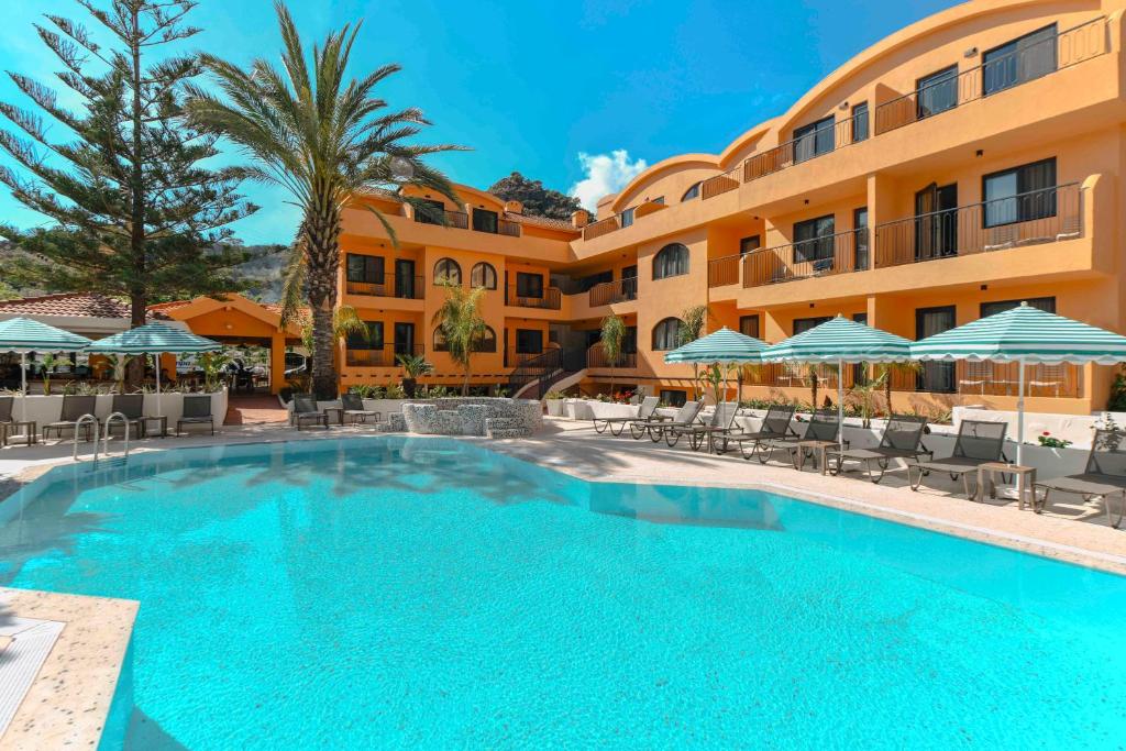 Bazén v ubytování Unsal Hotel nebo v jeho okolí